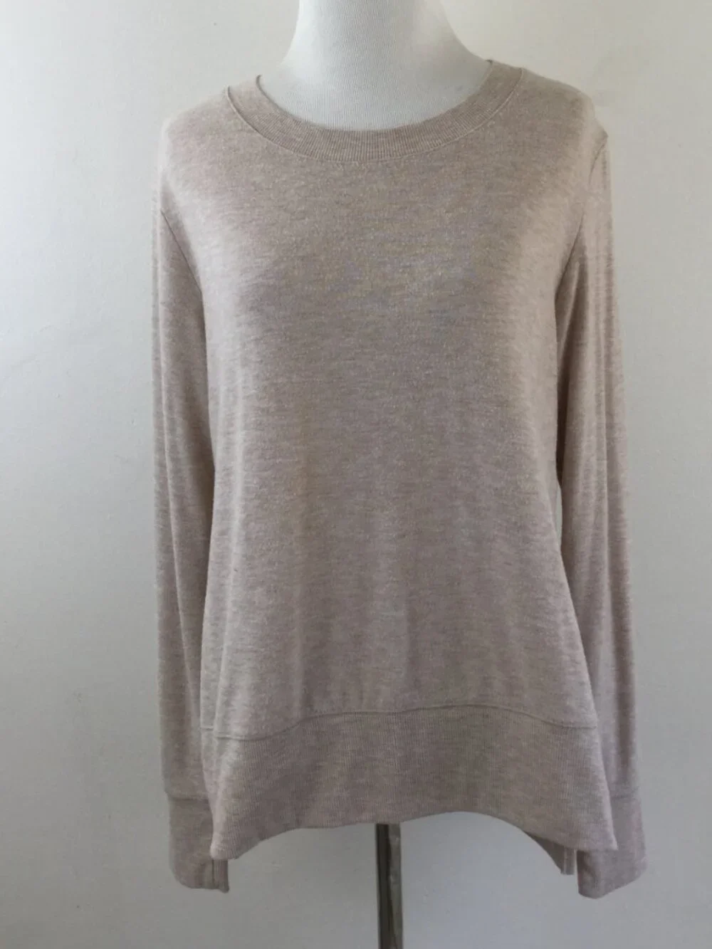 Alo Yoga Beige Long Sleeve Top s